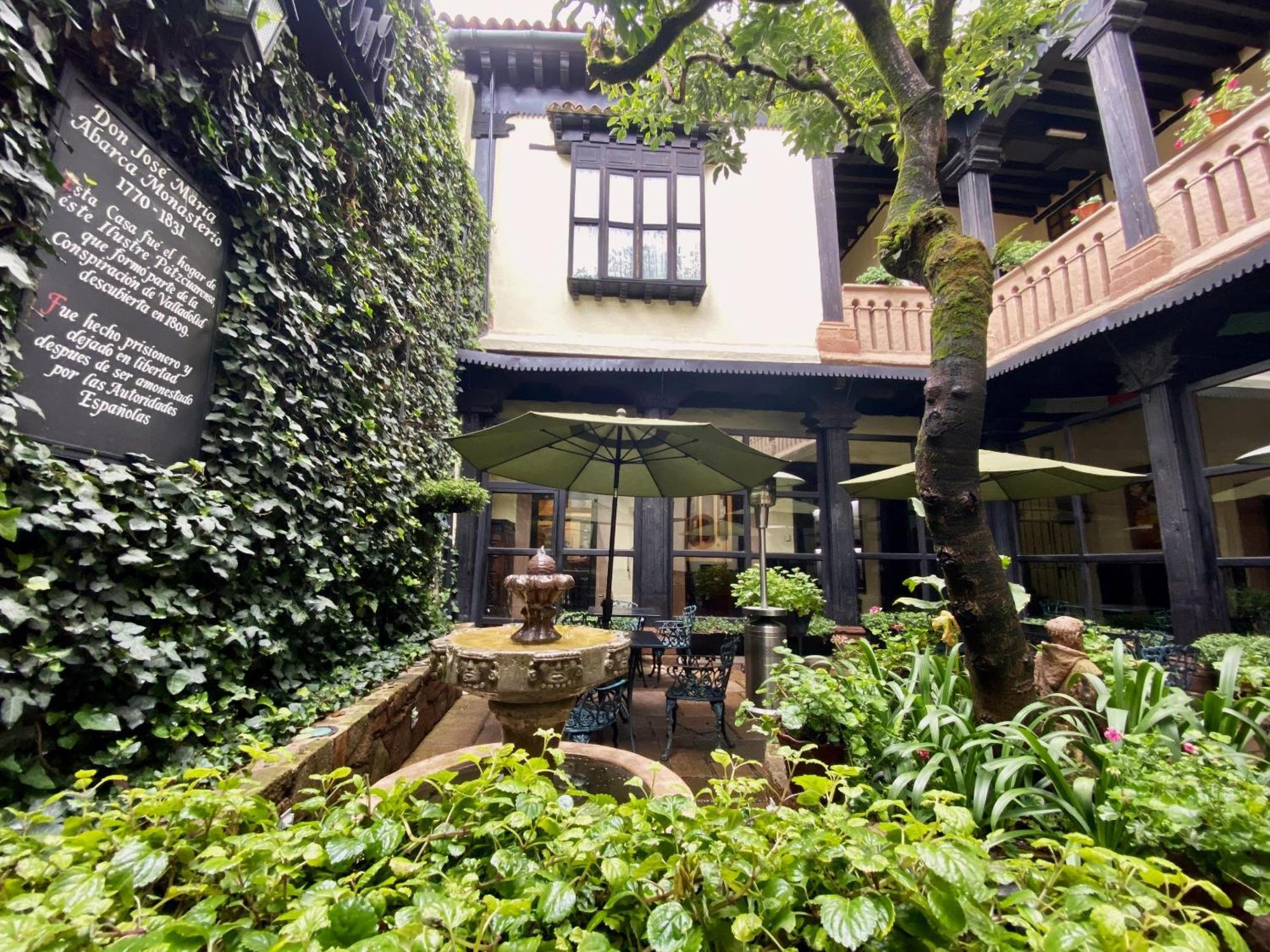 Hotel Mansion Iturbe Pátzcuaro Exteriör bild